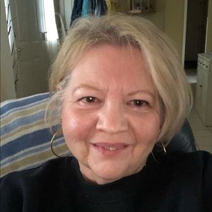 Meet your Posher, Debbie